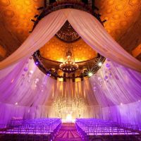 I wonder how much fabric was used in the draping? {via bridalguide.com}